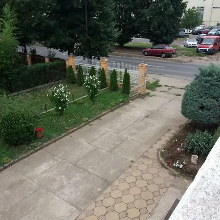 Relax Vendeghaz Es Apartman ديبريتْسين