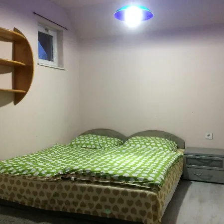 بيت ضيافة Relax Vendeghaz Es Apartman