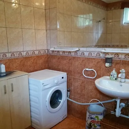 Relax Vendeghaz Es Apartman بيت ضيافة ديبريتْسين