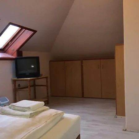 بيت ضيافة Relax Vendeghaz Es Apartman *