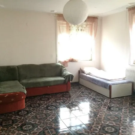 بيت ضيافة Relax Vendeghaz Es Apartman