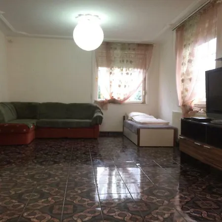 بيت ضيافة Relax Vendeghaz Es Apartman *