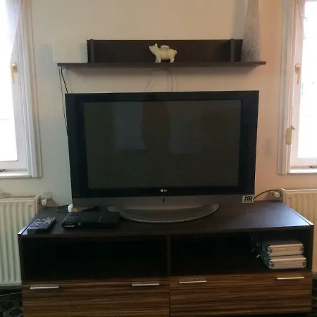 بيت ضيافة Relax Vendeghaz Es Apartman