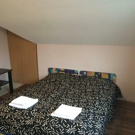 Relax Vendeghaz Es Apartman بيت ضيافة ديبريتْسين