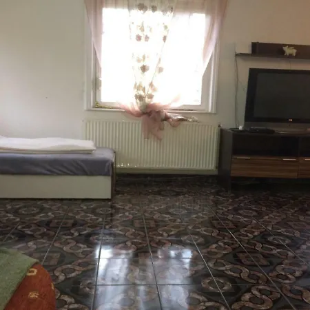 بيت ضيافة Relax Vendeghaz Es Apartman