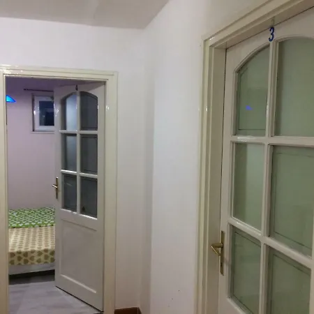 Relax Vendeghaz Es Apartman بيت ضيافة *